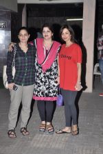 Alvira Khan, Malaika Arora Khan at Dabangg 2 screening in Ketnav, Mumbai on 19th Dec 2012,1 (56).JPG